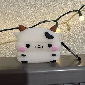 Air pod pro case - ‘ cow ‘